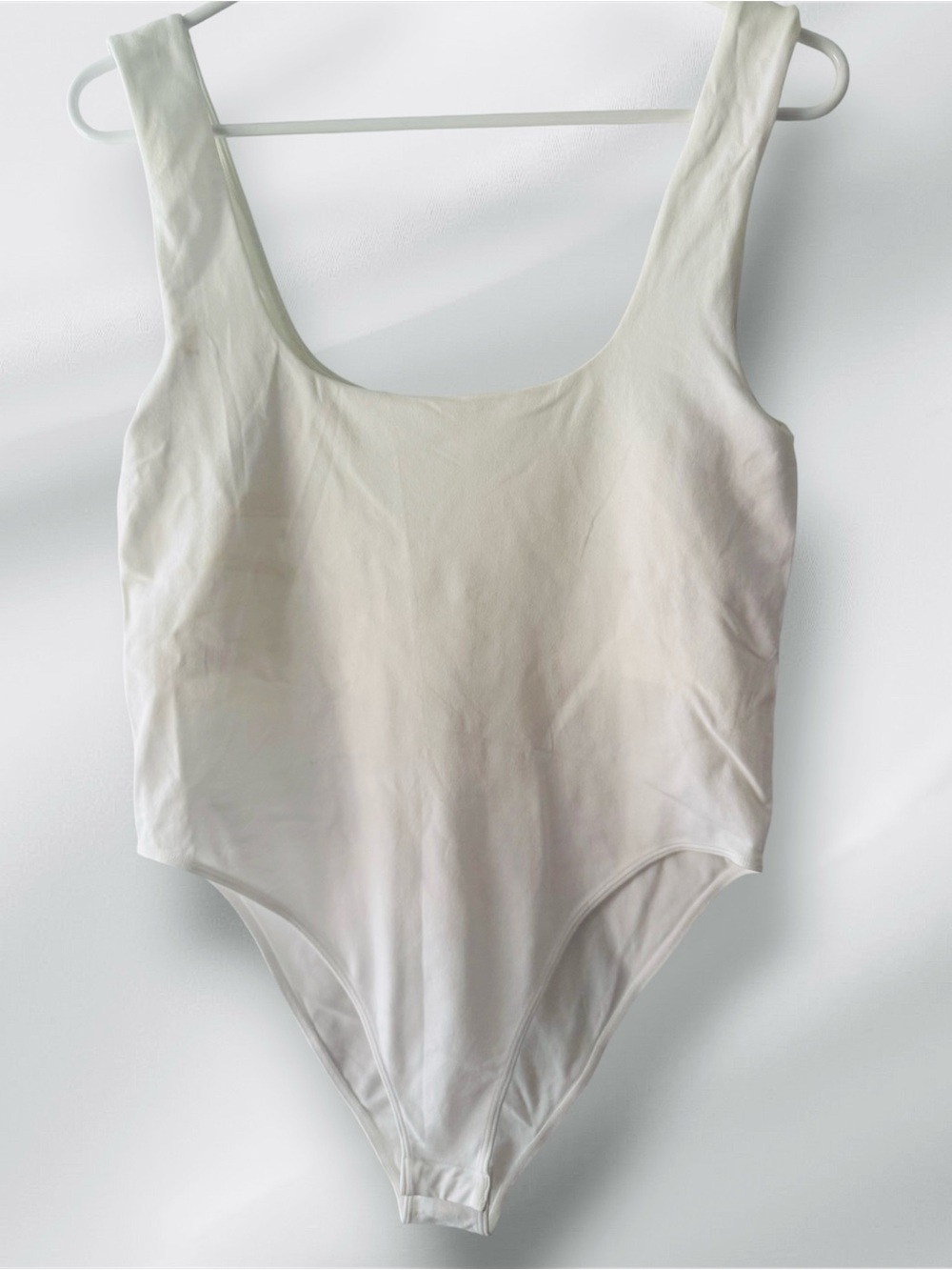 A New Day White Scoop Neck Bodysuit - Size Medium